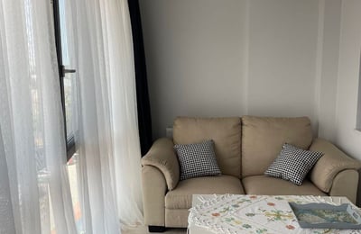 Alquiler de un espacioso apartamento amueblado de 2 habitaciones, 63 m², Constanța, Rumanía